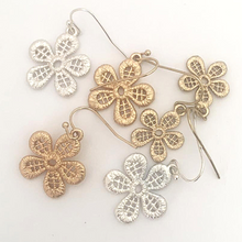 Load image into Gallery viewer, Sweet Daisy Earrings - Gold
