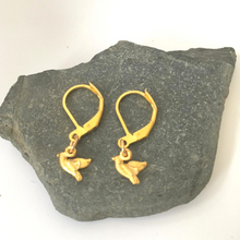 Load image into Gallery viewer, Tiny Bird Pearl Gold Plated Huggie Earrings , Gold Bird Earrings , Nature Inspired Earring,  Gift For Her, Gift For Mum
