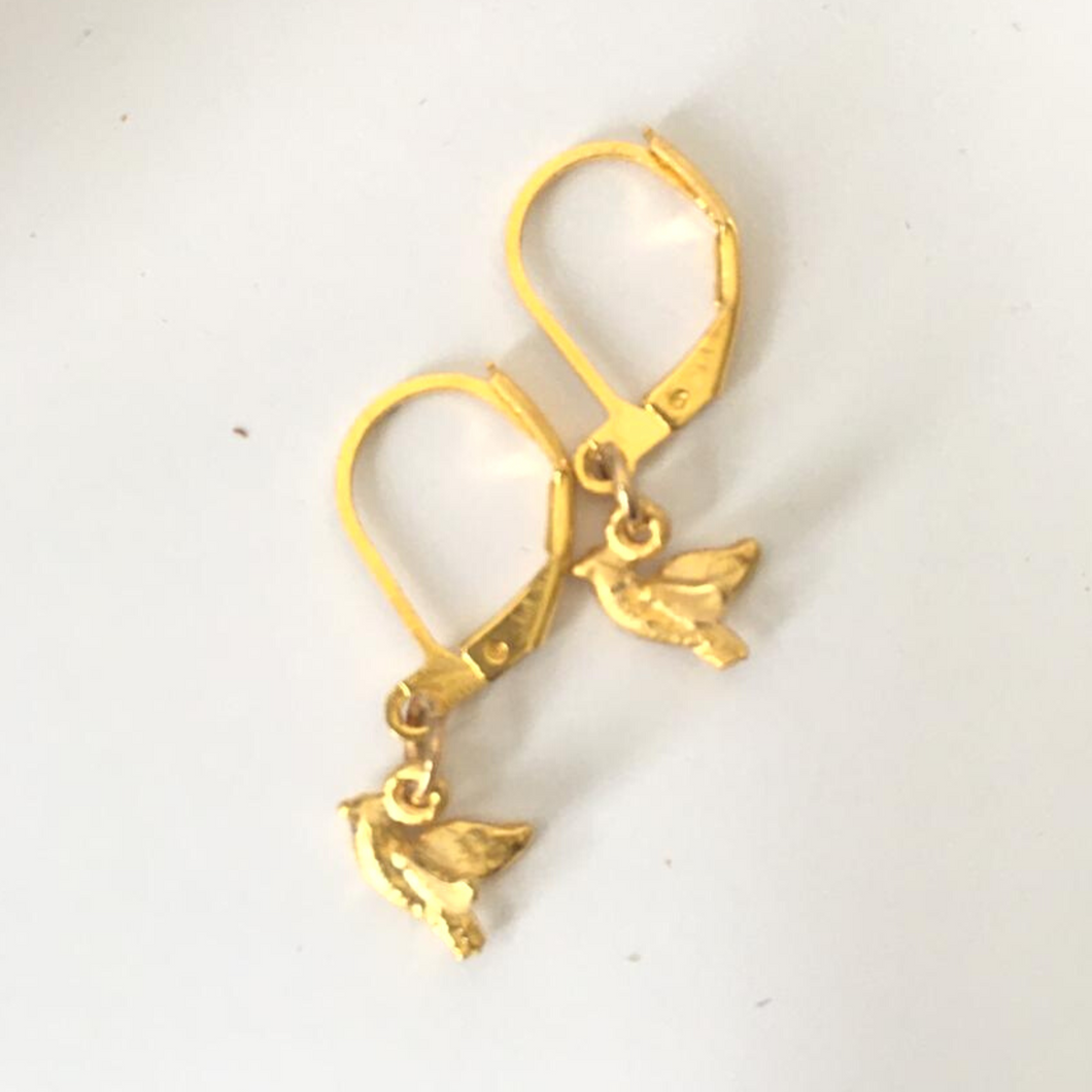 Tiny Bird Pearl Gold Plated Huggie Earrings , Gold Bird Earrings , Nature Inspired Earring,  Gift For Her, Gift For Mum